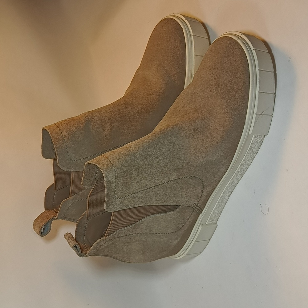 Dolce Vita Tan Suede Wedge Sneakers Women's 9,5M